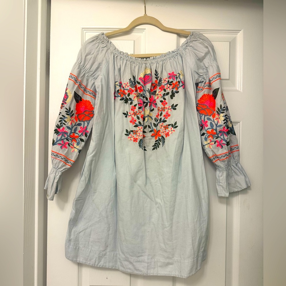 Free people light blue shoulder or off the shoulder dress Great beach dress